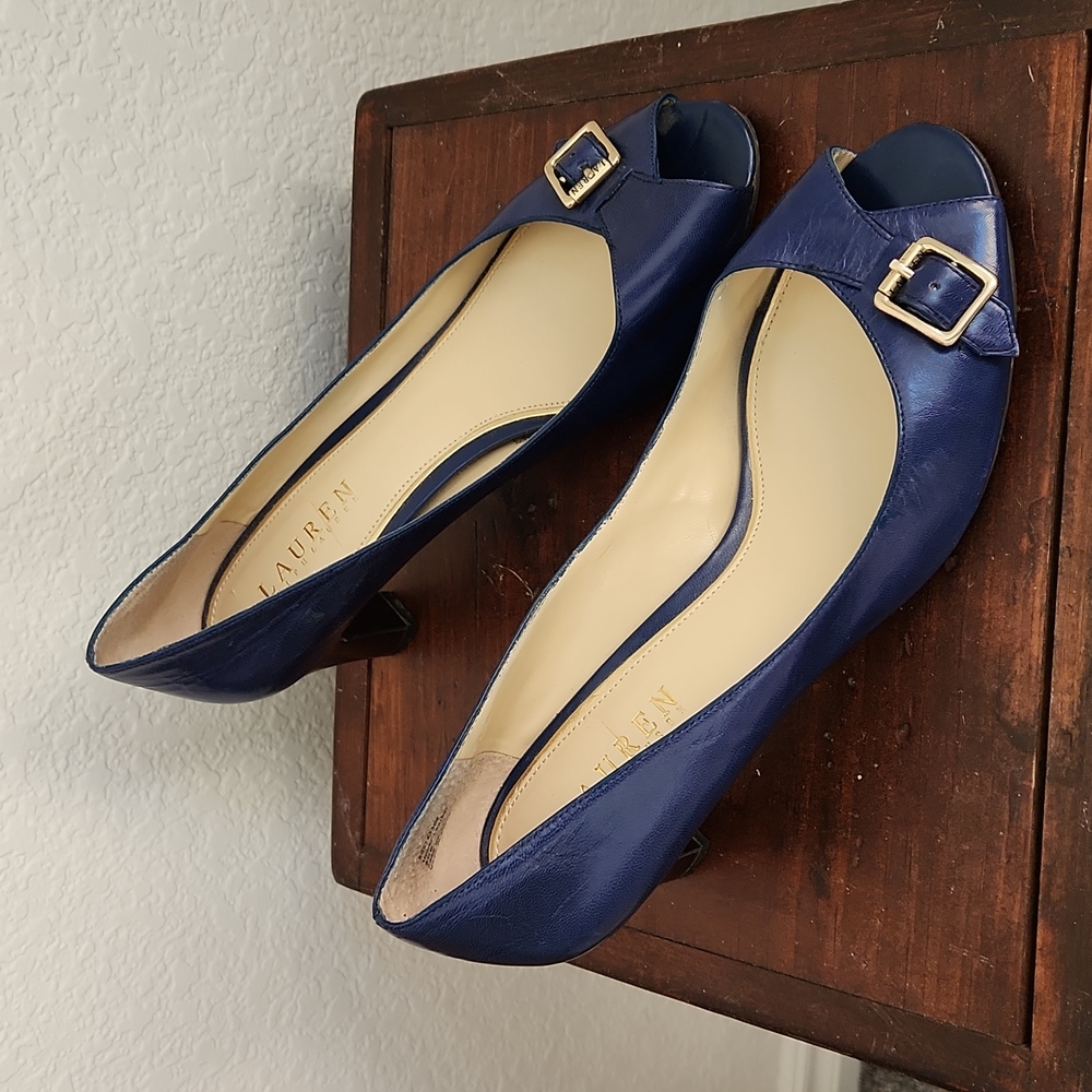 Ralph Lauren Women's leather blue heels size 8.5